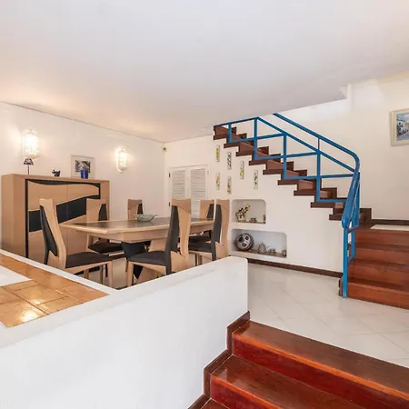 #015 Buganvilia By Holidays Casa vacanze *