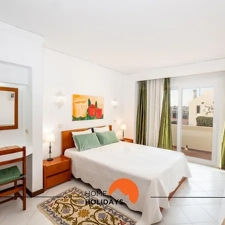 #015 Buganvilia By Holidays *