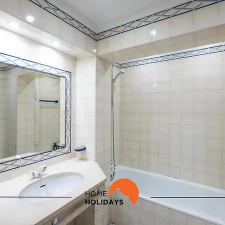 #015 Buganvilia By Holidays *