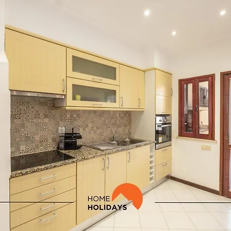 #015 Buganvilia By Holidays *