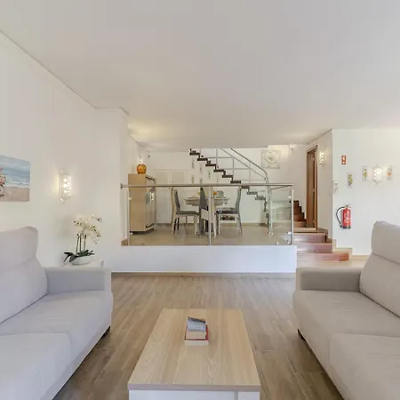 #015 Buganvilia By Holidays Casa vacanze