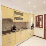 בית נופש #015 Buganvilia By Holidays