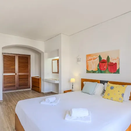 #015 Buganvilia By Holidays بيت للعطل البوفيرا