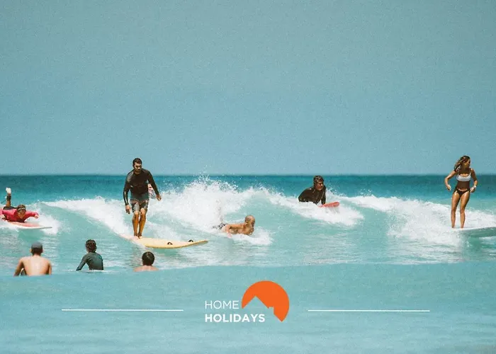 #015 Buganvilia By Holidays *