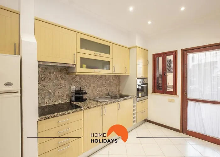 #015 Buganvilia By Holidays *