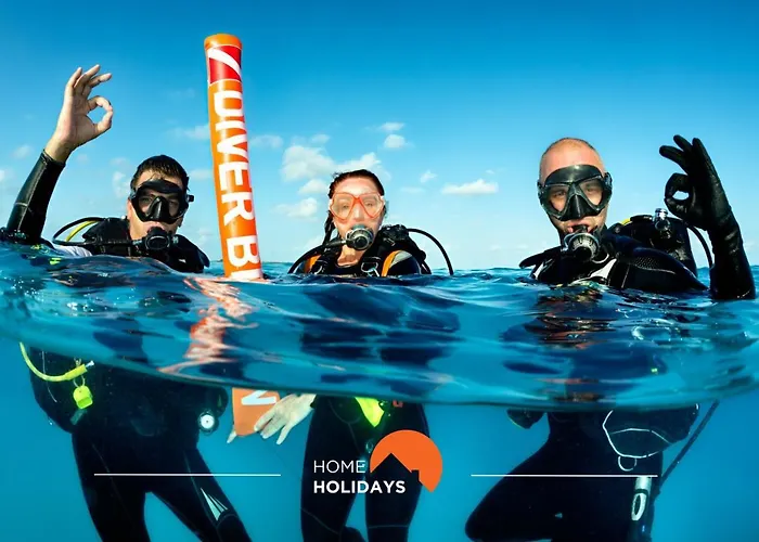 #015 Buganvilia By Holidays