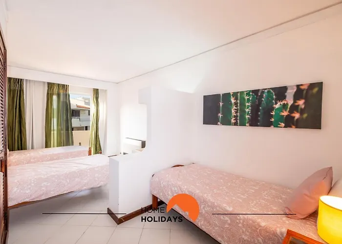 #015 Buganvilia By Holidays *