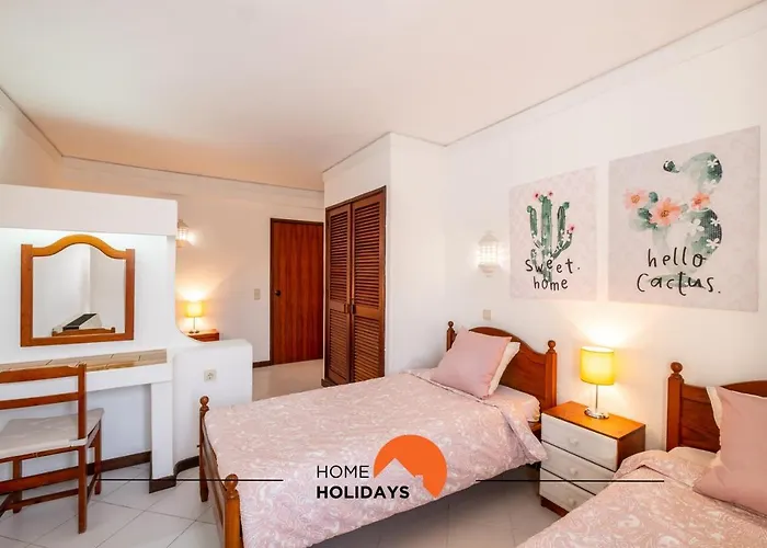 #015 Buganvilia By Holidays