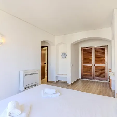 #015 Buganvilia By Holidays Holiday home